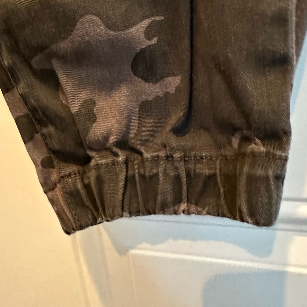 Prosperity Women's Camouflage Ankle Pants - Tags Off But Never Worn - Picture 5 of 10